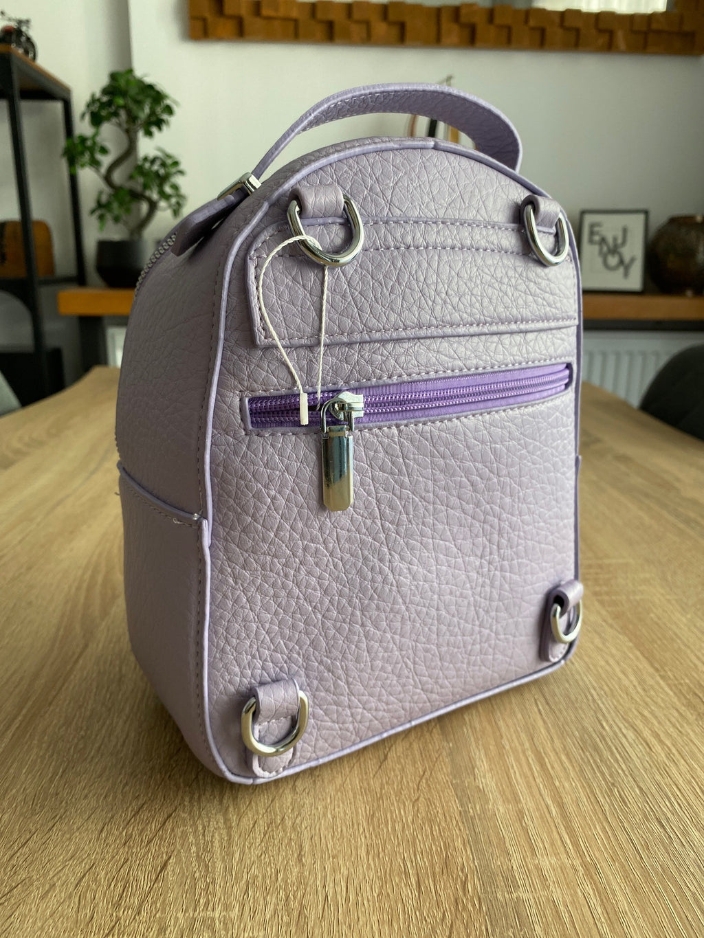 Rucsac din piele ecologica – Design modern si versatilitate zilnica