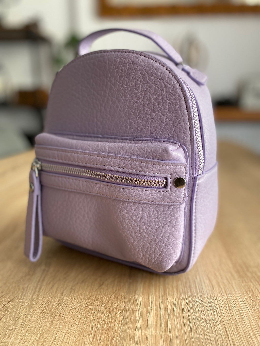 Rucsac din piele ecologica – Design modern si versatilitate zilnica
