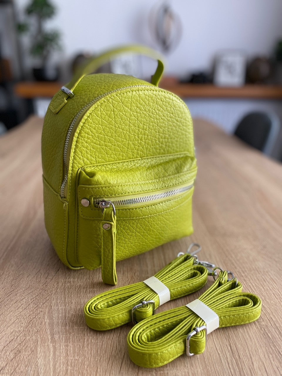 Rucsac din piele ecologica – Design modern si versatilitate zilnica