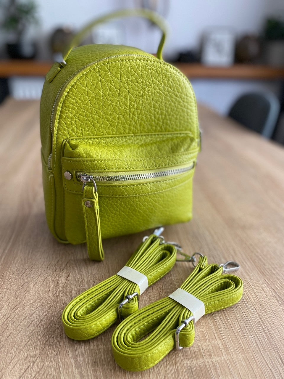 Rucsac din piele ecologica – Design modern si versatilitate zilnica